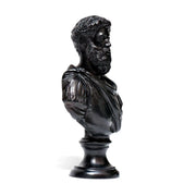 Vista laterale della statua di Marco Aurelio disponibile per la vendita online.