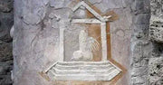 Altarino con fallo alato eretto, via dell'abbondanza, Pompei