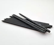 Schwarze Bleistifte mit Radiergummi